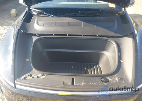 2026 Tesla Model Y Long Range Dual Motor All-Wheel Drive z USA, uszkodzony, nr VIN 7SAYGDED2TA446609